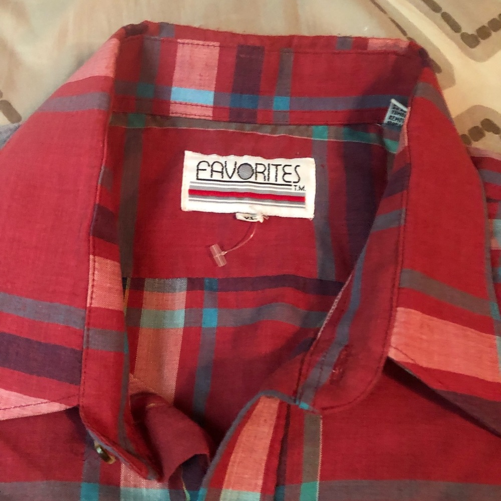 Red button down shirt - Picture 2 of 4